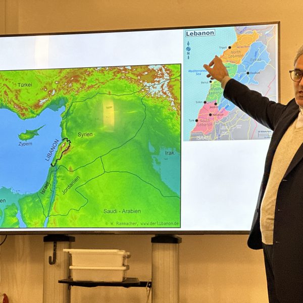 Ein Pater bewegt die Herzen und bittet um Hilfe